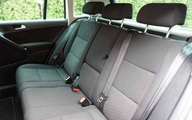 Volkswagen Tiguan cena 45900 przebieg: 179000, rok produkcji 2013 z Szczekociny małe 232